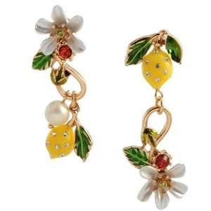 New! BETSEY JOHNSON Daisy and Lemon Mismatched Dangle Post Earrings.